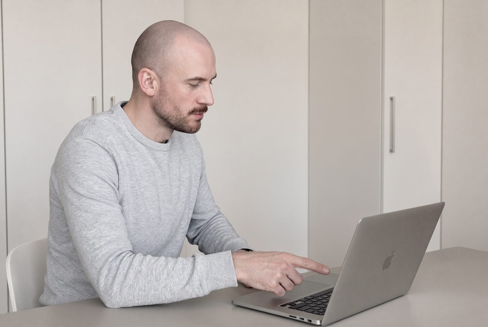 Martin Kunze am Laptop